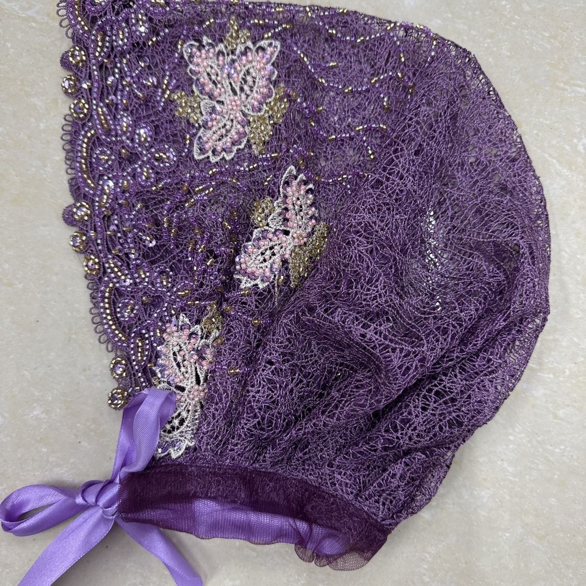 Ethnic Fashion Women - 女性用高級ハットヒジャブ。ビーズ刺繍が施され、エスニックな雰囲気で、普段使いに最適な柔らかい素材のヘッドラップ。どんな服装にも合わせやすいデザイン。2026年。