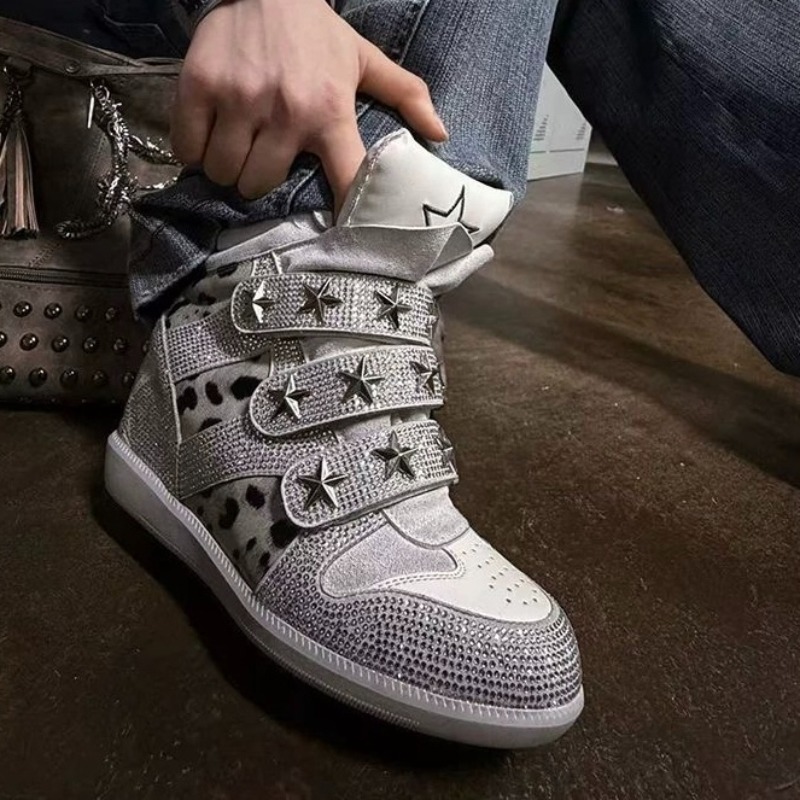 ハイカットの隠しウェッジソールスニーカー、ラインストーンと星 - Ethnic Modern Fashion のレビューと価格