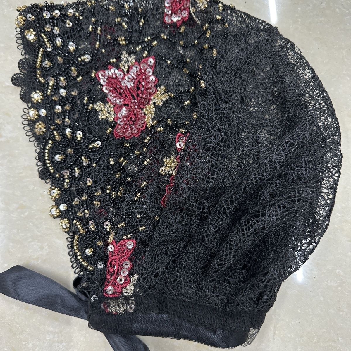 女性用高級ハットヒジャブ。ビーズ刺繍が施され、エスニックな雰 - Ethnic Fashion Women のレビューと価格